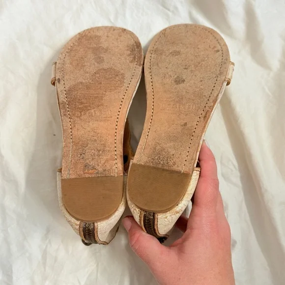 Bed Stu Soto Sandals Women's 7 Cream Leather Distressed Gladiator Zip Flat - Picture 5 of 8